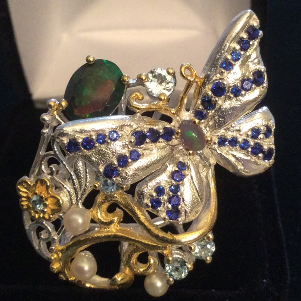 Breathtaking Genuine Sapphire, Black Opals Ring